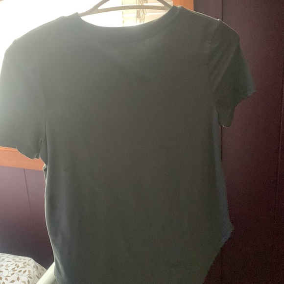 Army green top very soft - Picture 2 of 2